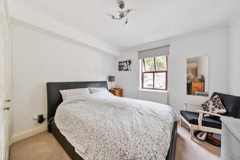 2 bedroom ground floor flat for sale, Diana Court, Carshalton