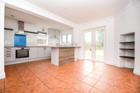 3 bedroom semi-detached house for sale, Salisbury Road, Southampton SO40