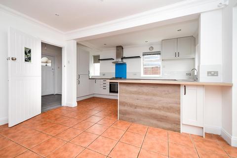 3 bedroom semi-detached house for sale, Salisbury Road, Southampton SO40