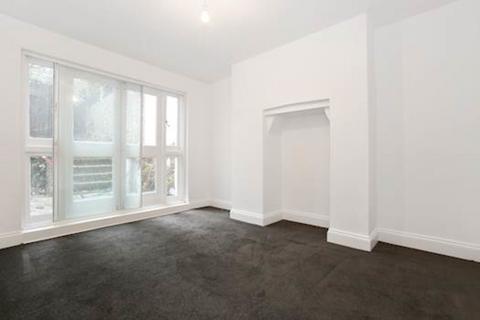 3 bedroom apartment for sale, London Fields, East Side, London Fields