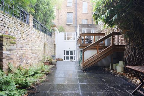 3 bedroom apartment for sale, London Fields, East Side, London Fields