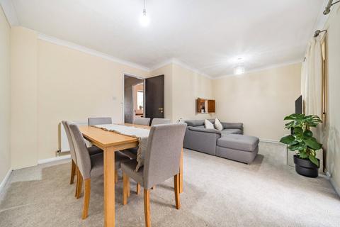12 Banks Way, Guildford, GU4 7NL