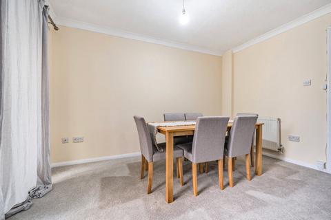 12 Banks Way, Guildford, GU4 7NL