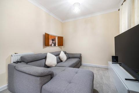 12 Banks Way, Guildford, GU4 7NL