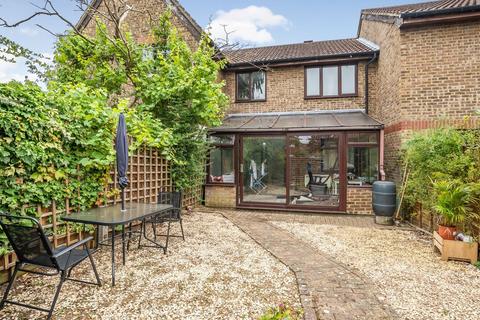12 Banks Way, Guildford, GU4 7NL