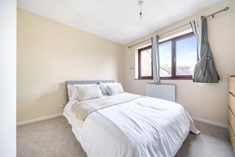12 Banks Way, Guildford, GU4 7NL