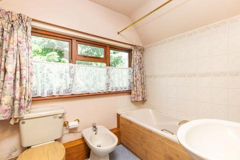 Furze Cottage Lanham Lane, Winchester, SO22 5JS
