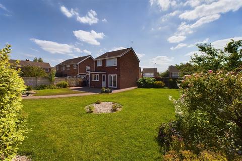 3 bedroom detached house for sale, Willow Drive, Newhall