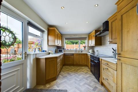 1 Fairham Road, Stretton, Burton-on-trent, DE13 0BS