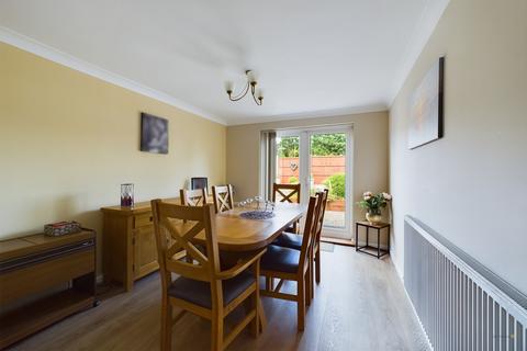 1 Fairham Road, Stretton, Burton-on-trent, DE13 0BS