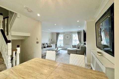 12 Clos Springfield, Talbot Green, Pontyclun, CF72 8FE