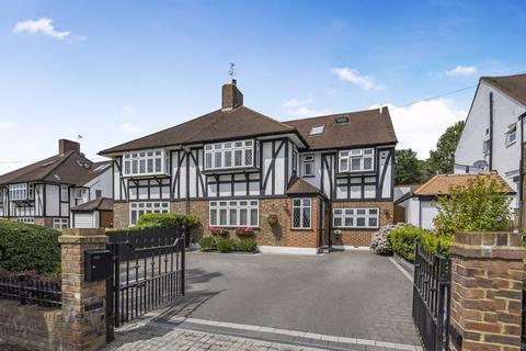 6 bedroom semi-detached house for sale, Crown Woods Way, London SE9