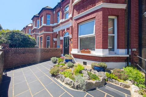 4 bedroom terraced house for sale, Vernham Road, Plumstead