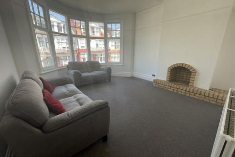 2 bedroom apartment to rent, Palmeira Avenue, Westcliff-On-Sea
