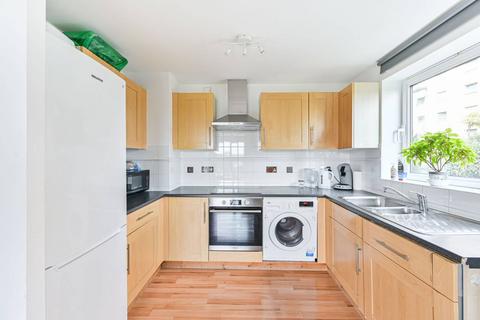 2 bedroom flat for sale, Inverness Mews, Gallions Reach, London, E16
