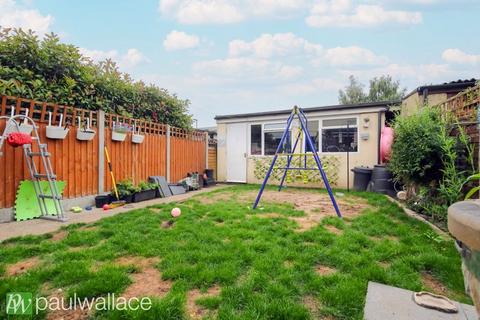 3 bedroom terraced house for sale, Lilac Road, Hoddesdon