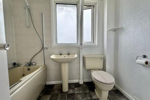 9 Eglos Road, Shortlanesend, Truro, TR4 9BZ