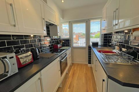 2 bedroom maisonette for sale, Weydale Avenue, Scarborough YO12