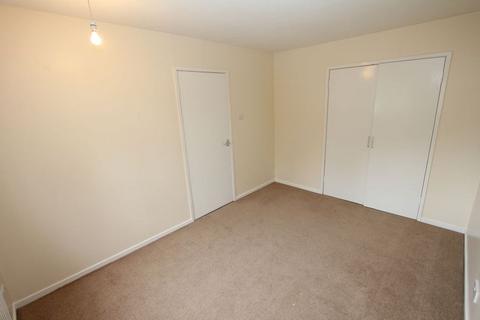 2 bedroom terraced house to rent, Maude Road, Wilton Park