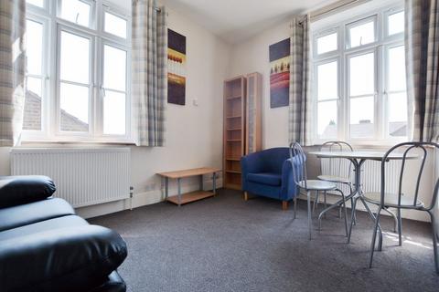 1 bedroom flat to rent, Chiltern View Road, Uxbridge