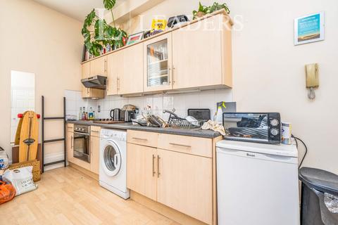 1 bedroom flat to rent, Royal Crescent Rd, Southampton SO14