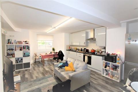 3 bedroom apartment to rent, Bow Road, London