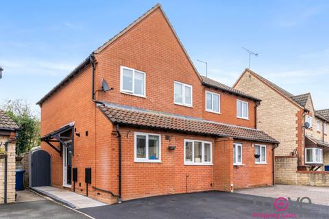 19 Cutsdean Close, Bishops Cleeve, Cheltenham, GL52 8UT