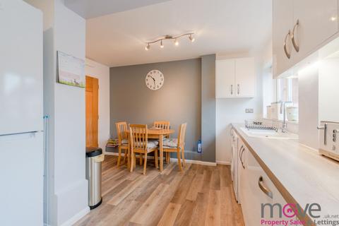 19 Cutsdean Close, Bishops Cleeve, Cheltenham, GL52 8UT