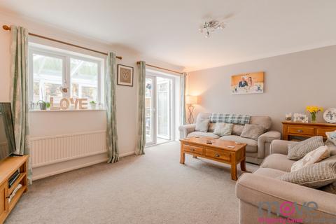 19 Cutsdean Close, Bishops Cleeve, Cheltenham, GL52 8UT