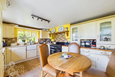 2 bedroom detached house for sale, The Street, Rickinghall, Diss