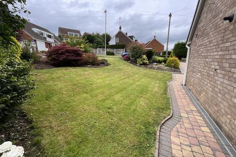 3 bedroom semi-detached house for sale, Hartlebury Road, Halesowen B63