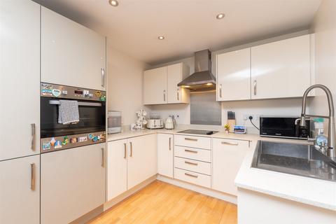 2 bedroom flat for sale, Creek Mill Way, Dartford, Kent