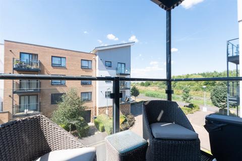 2 bedroom flat for sale, Creek Mill Way, Dartford, Kent