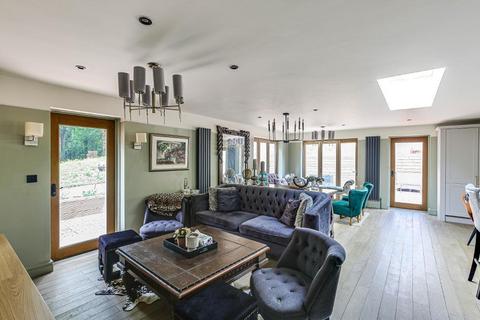 4 bedroom detached house for sale, Church Road, Woldingham, Surrey, CR3 7LQ