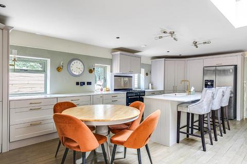 4 bedroom detached house for sale, Church Road, Woldingham, Surrey, CR3 7LQ
