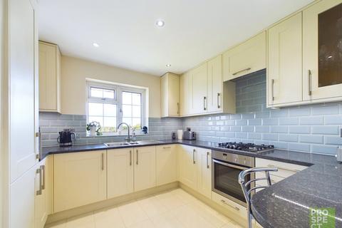 33 Avondale, Maidenhead, SL6 6SE