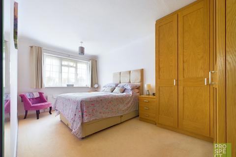 33 Avondale, Maidenhead, SL6 6SE