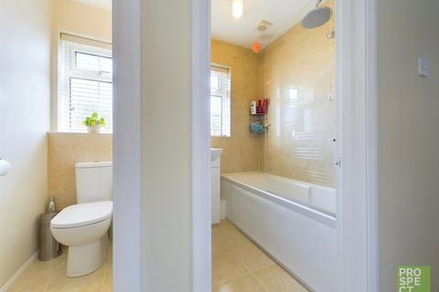 33 Avondale, Maidenhead, SL6 6SE