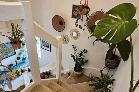 21a Overdown Road, London, SE6 3ER