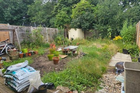 21a Overdown Road, London, SE6 3ER