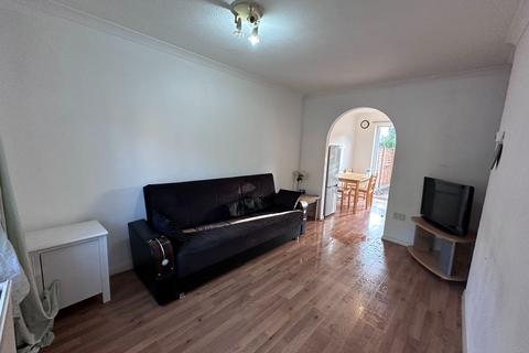 16 Teal Close, London, E16 3TP