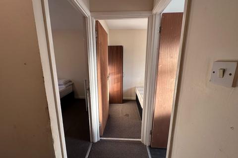 16 Teal Close, London, E16 3TP