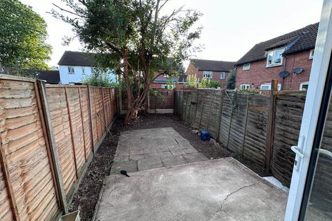 16 Teal Close, London, E16 3TP