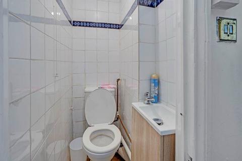 6a Portelet Road, London, E1 4ER