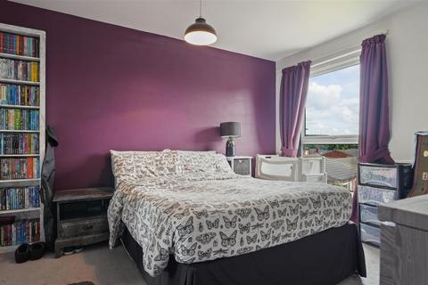 17 Springvale Walk, Sheffield, S6 3GY