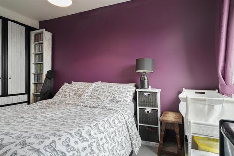 17 Springvale Walk, Sheffield, S6 3GY