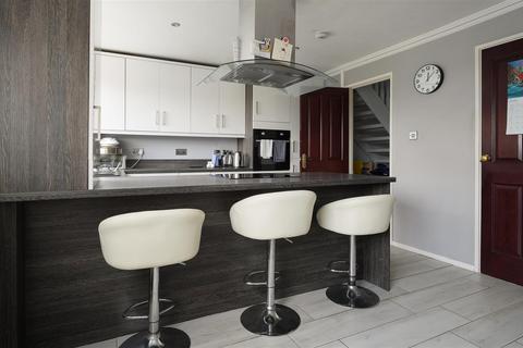 17 Springvale Walk, Sheffield, S6 3GY