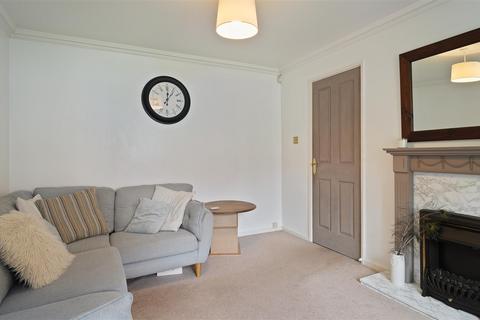 17 Springvale Walk, Sheffield, S6 3GY