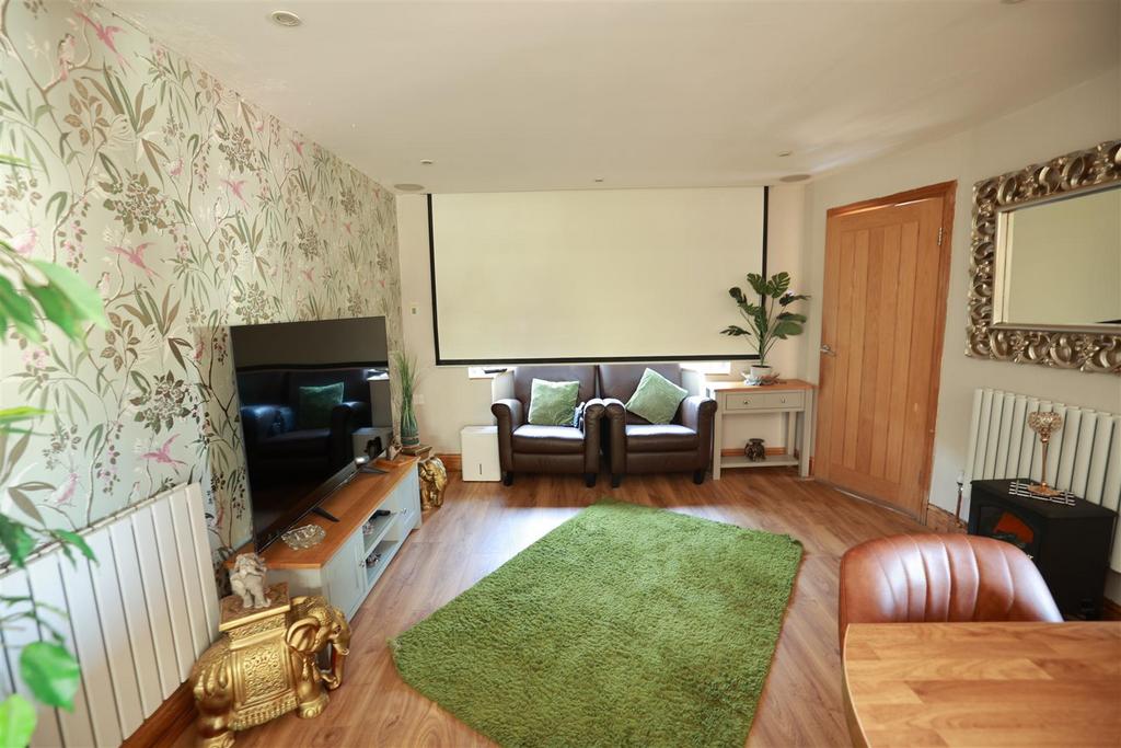 R6  2683.jpg
