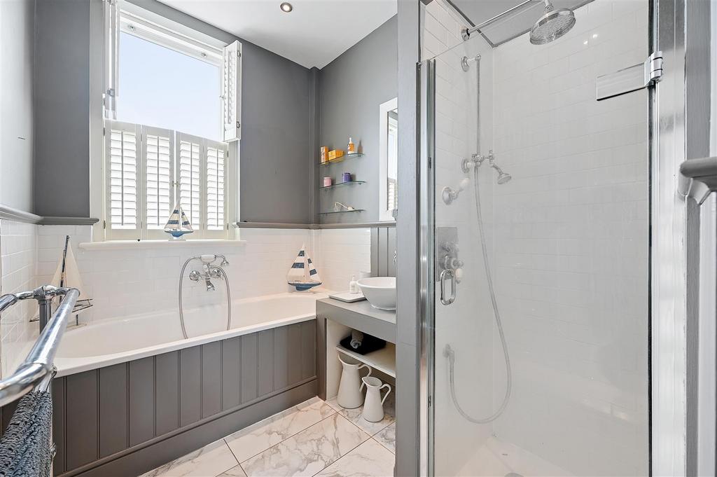 WH - 54 The Ridgway - Bathroom3 (1).jpg